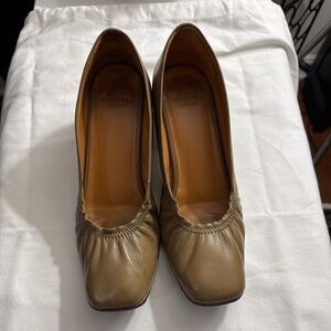 Sezane Martina Heel Pumps Smooth Lichen - Size 8